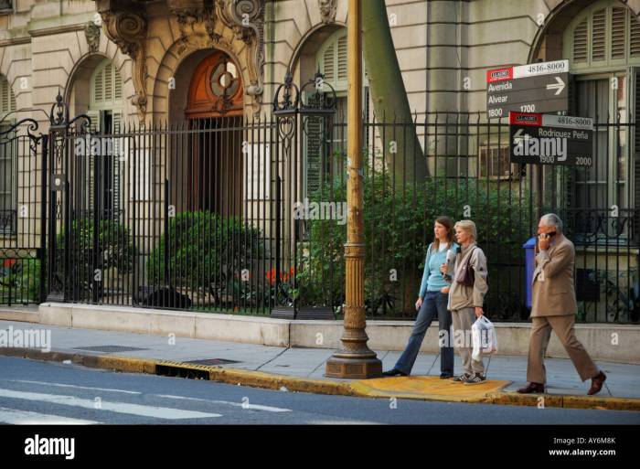 La casa de ellos estaba en la avenida alvear